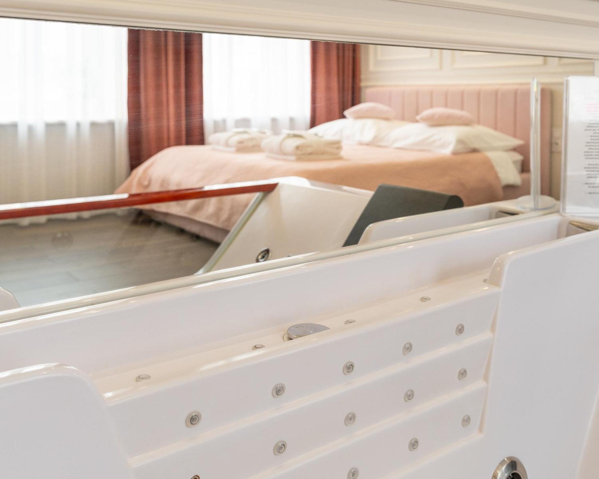 Apartament Glamour Prywatne Jacuzzi Starowislna Krakau Buitenkant foto